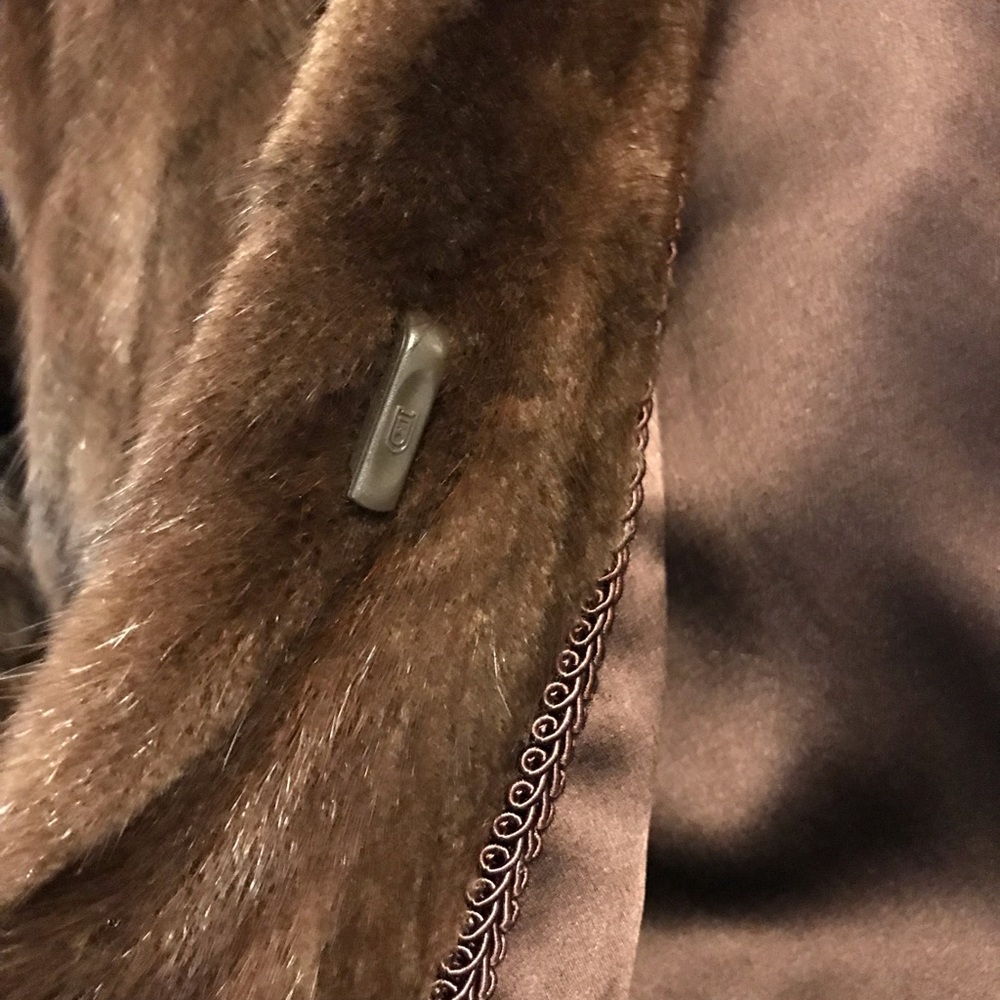 Beautiful Brown Tiger Pattern Mink Coat - Picture 3 of 6